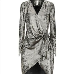 Beautiful Dress Souvenir Size M